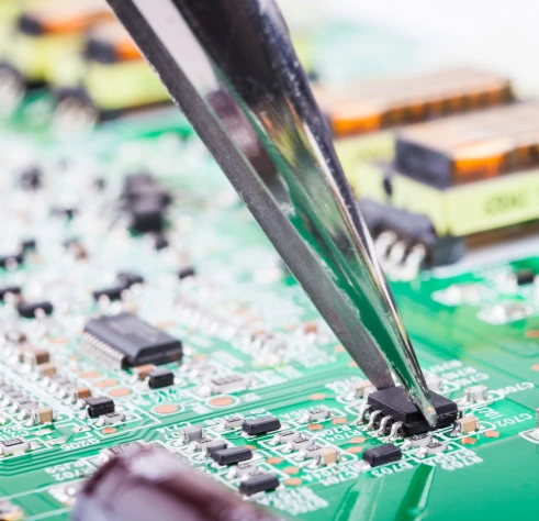 Semiconductor or electronic component being assembled on a circuit board